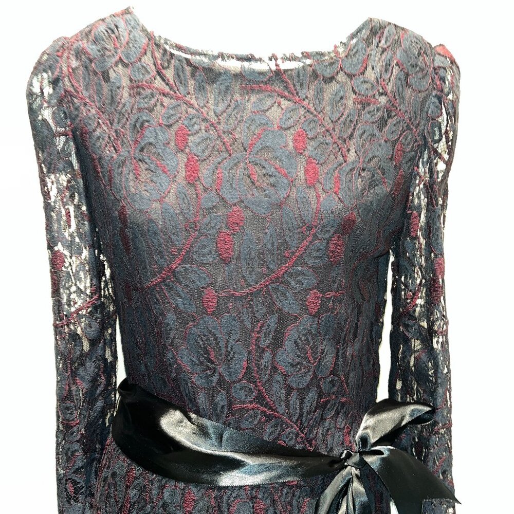 Vintage un-labeled black lace slip-on lined dress 3/4 sleeve